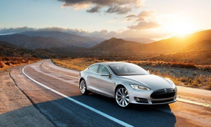 特斯拉監控車里的一切是真的嗎？特斯拉車內攝像頭在哪里？